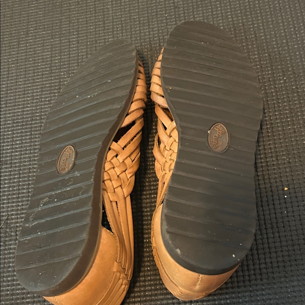Women's Tan Woven Leather huaraches - Picture 6 of 6